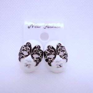 💎3/25💎NOS Vintage Retro White & Black Enamel Masquerade Pierced Stud Earrings